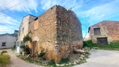 maison-travaux-la-crau Maison en ruine sur la Crau qui va être divisée en deux appartements